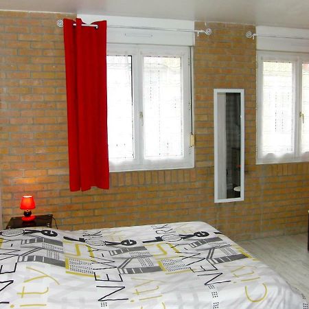 Une Petite Halte Apartment กาเลส์ ภายนอก รูปภาพ