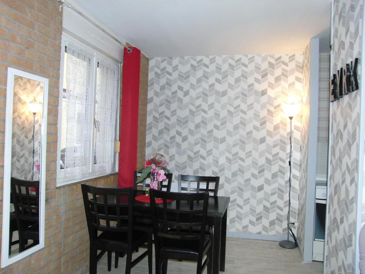 Une Petite Halte Apartment กาเลส์ ภายนอก รูปภาพ