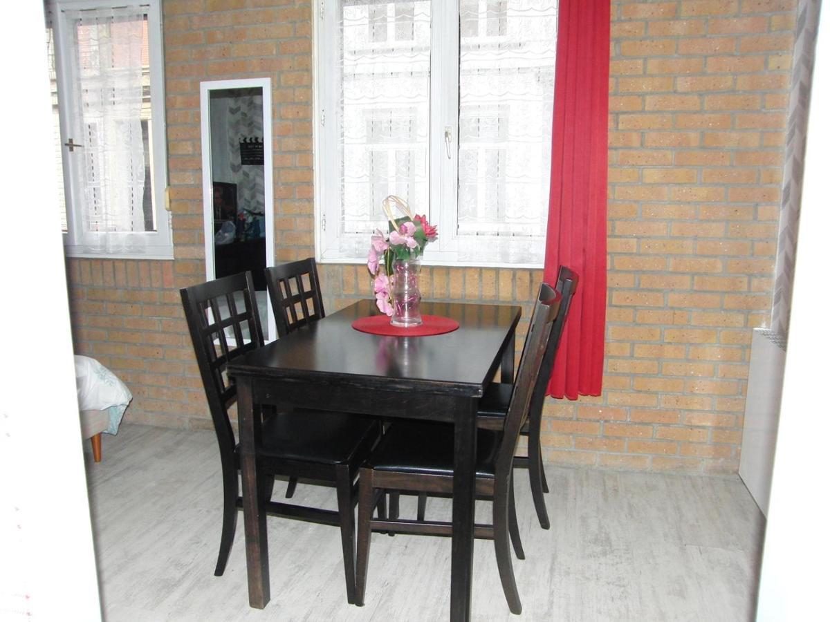Une Petite Halte Apartment กาเลส์ ภายนอก รูปภาพ