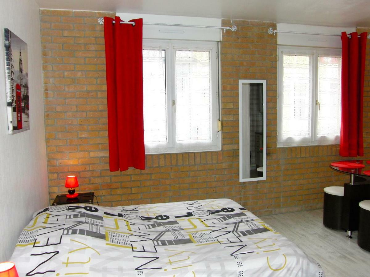 Une Petite Halte Apartment กาเลส์ ภายนอก รูปภาพ